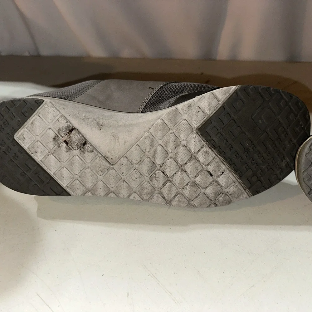 Lacoste Performance Sneakers Grey Mesh & Light Green Accent On Heel Men's Sz 10